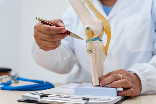 nonsurgical knee pain treatment Mason Ohio